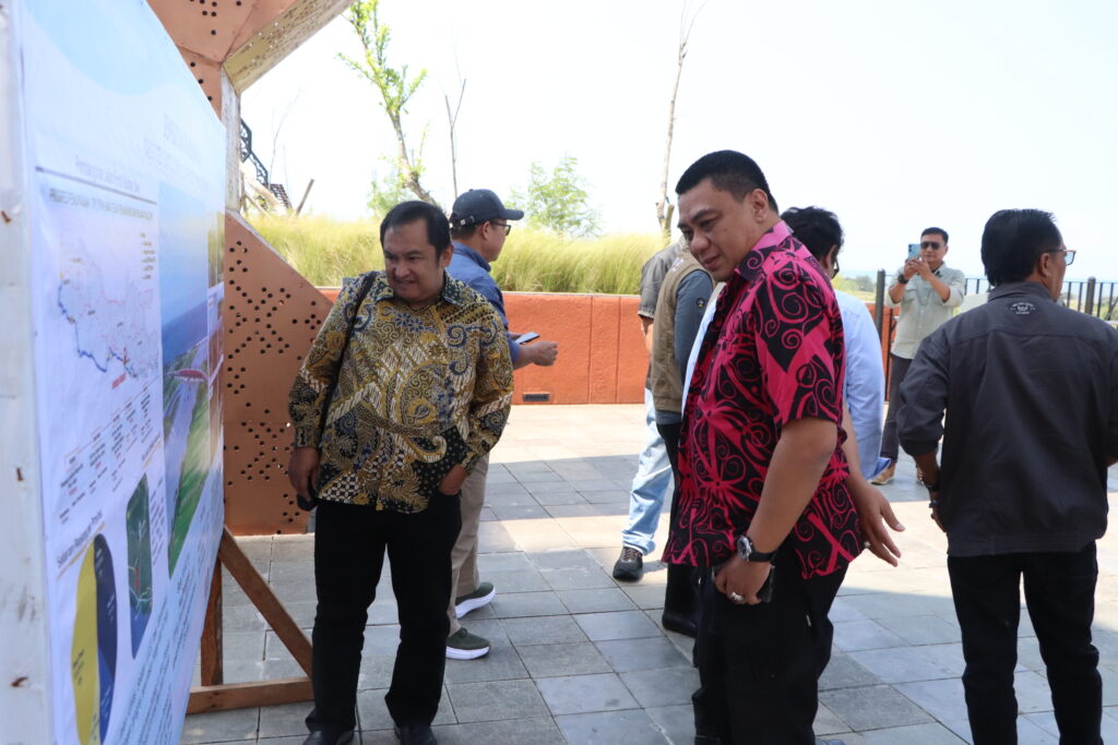 YOGYAKARTA - Pembangunan Jembatan Kabanaran (Pandansimo) di Kabupaten Bantul DI. Yogyakarta menjadi perhatian Komisi D DPRD Provinsi Jateng. Untuk itu, Dewan ingin mendapatkan data dan informasi dari Balai Besar Pelaksana Jalan Nasional (BBPJN) Jateng-DI. Yogyakarta terkait pembangunan tersebut.