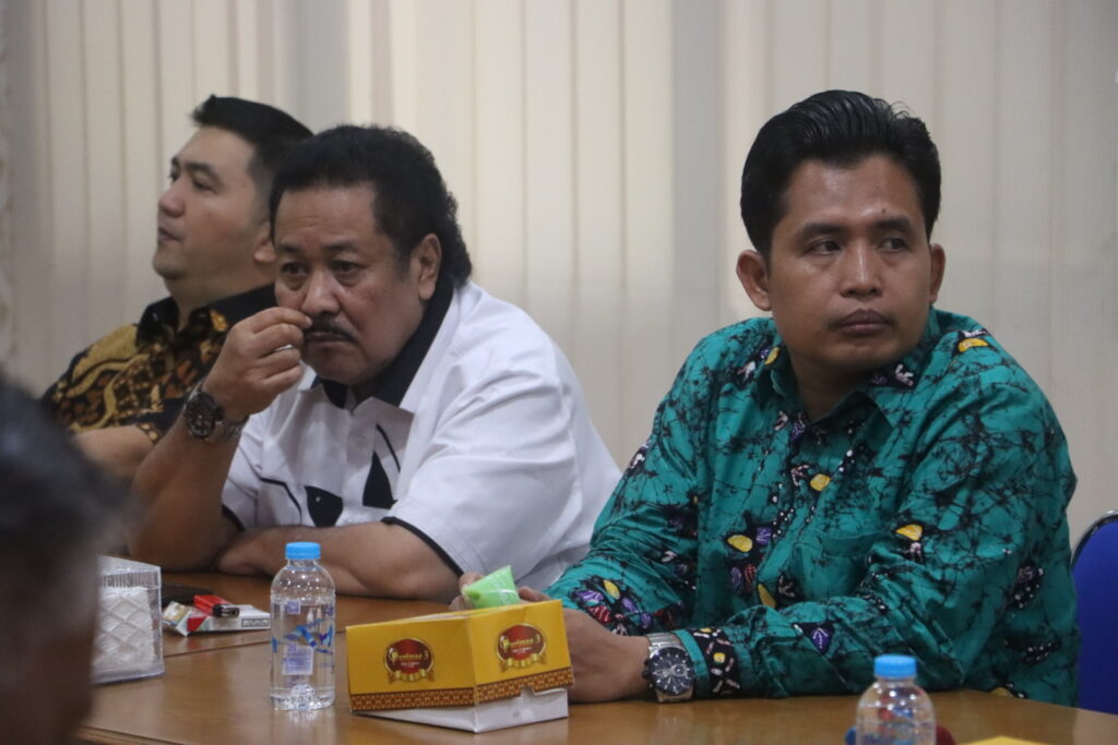 TEGAL - Dalam rangka pengkayaan data untuk penyusunan Raperda Pajak Daerah & Retribusi Daerah, Komisi C DPRD Provinsi Jateng menyoroti sejumlah potensi PAD. Termasuk, potensi yang ada di Balai PSDA Pemali Comal Dinas PUPR Provinsi Jateng, Kota Tegal.