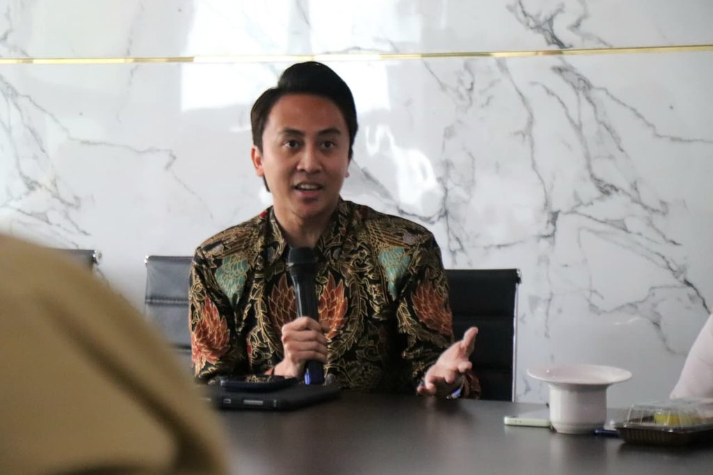 Kom E TEGAL