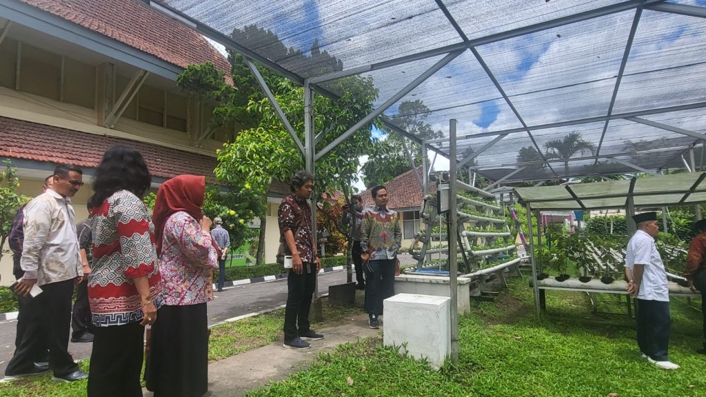 YOGYAKARTA – Komisi E melakukan kunjungan kerja ke  Balai Besar Pelatihan dan Pemberdayaan Masyarakat Desa (BBPPMD) DIY untuk Mengomparasikan program transmigrasi di Jawa tengah serta relevansi dari program tersebut .